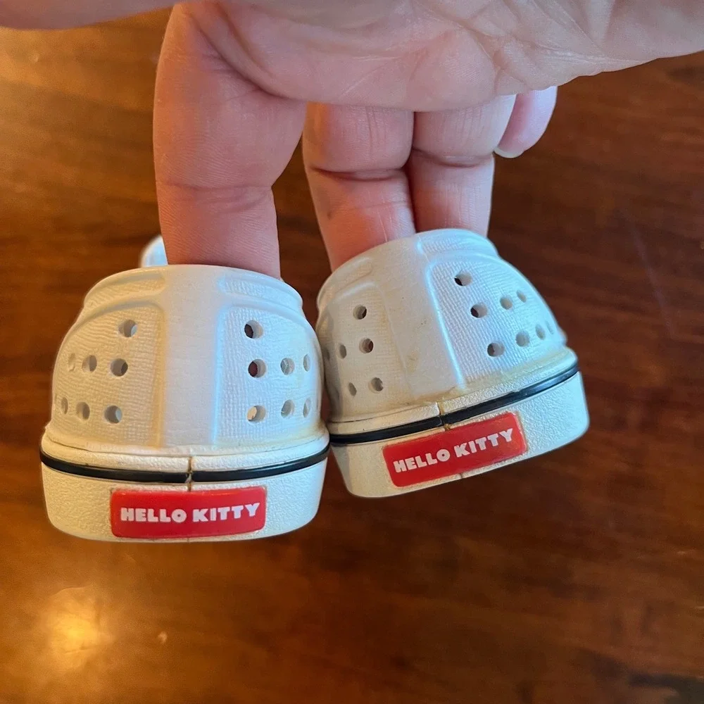 Native‎ Kids Hello Kitty Miles Slip On Shoes White C8 Sanrio Perforated Sneakers